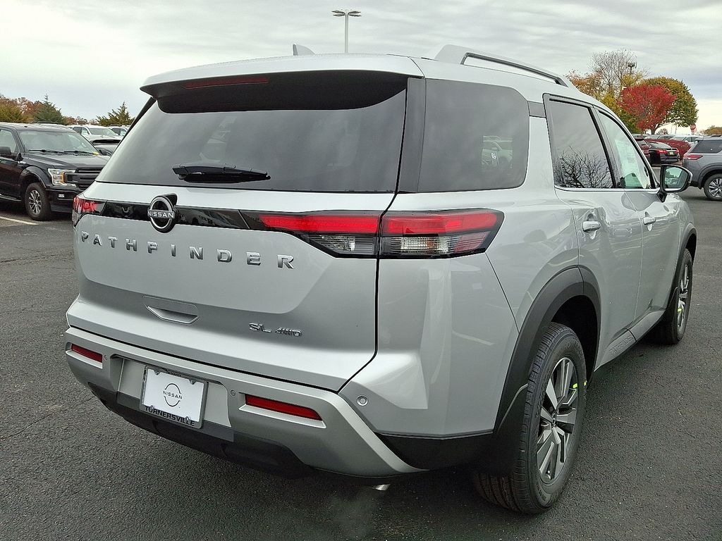 Thumbnail: 2025 Nissan Pathfinder - 5