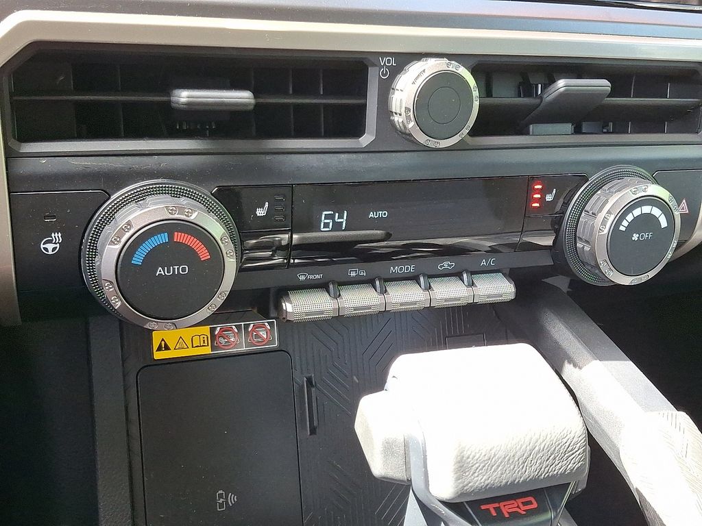 2024 Toyota Tacoma TRD Off-Road 15