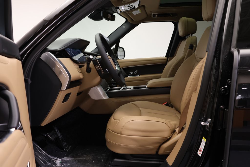 Thumbnail: 2026 Land Rover Range Rover - 31