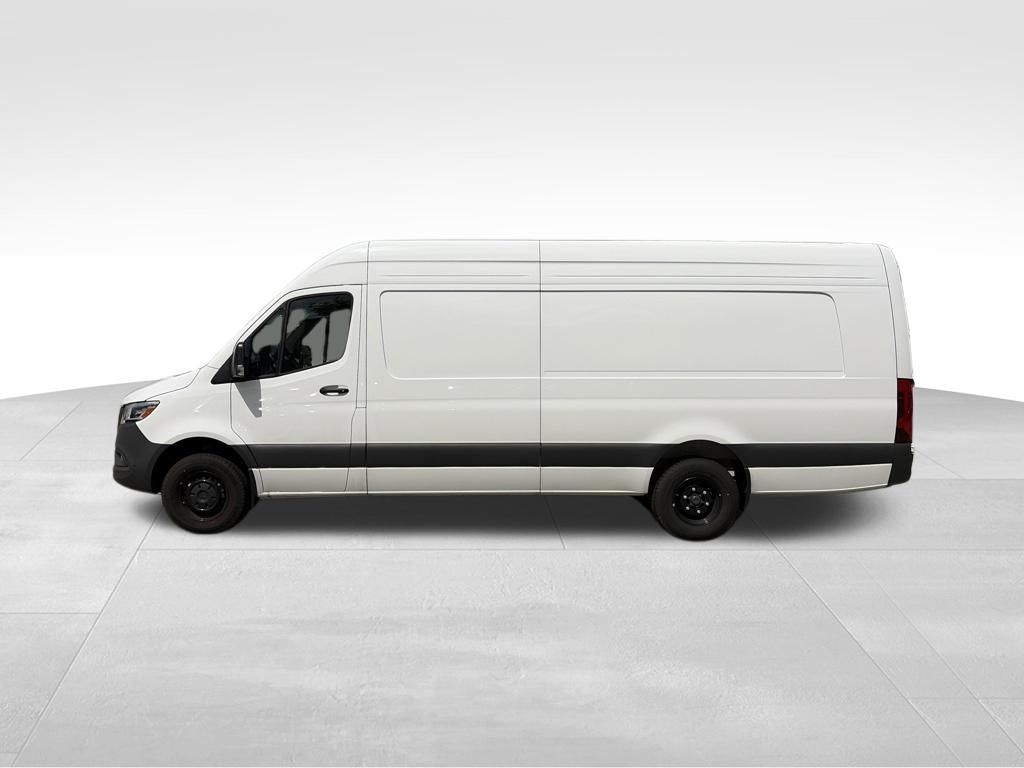 Used 2025 White Mercedes-Benz Cargo 170 WB image 2