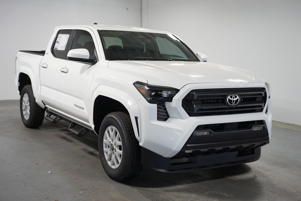2025 Toyota Tacoma SR5 3