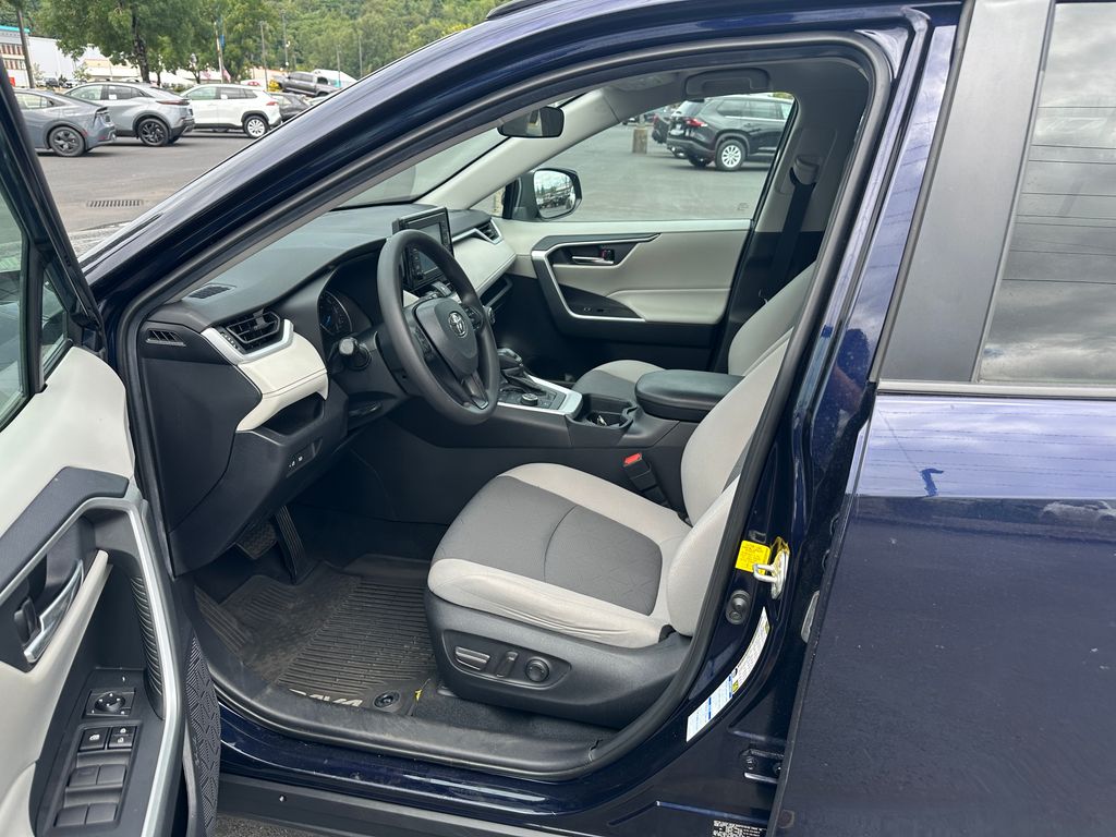 2020 Toyota RAV4 Hybrid XLE