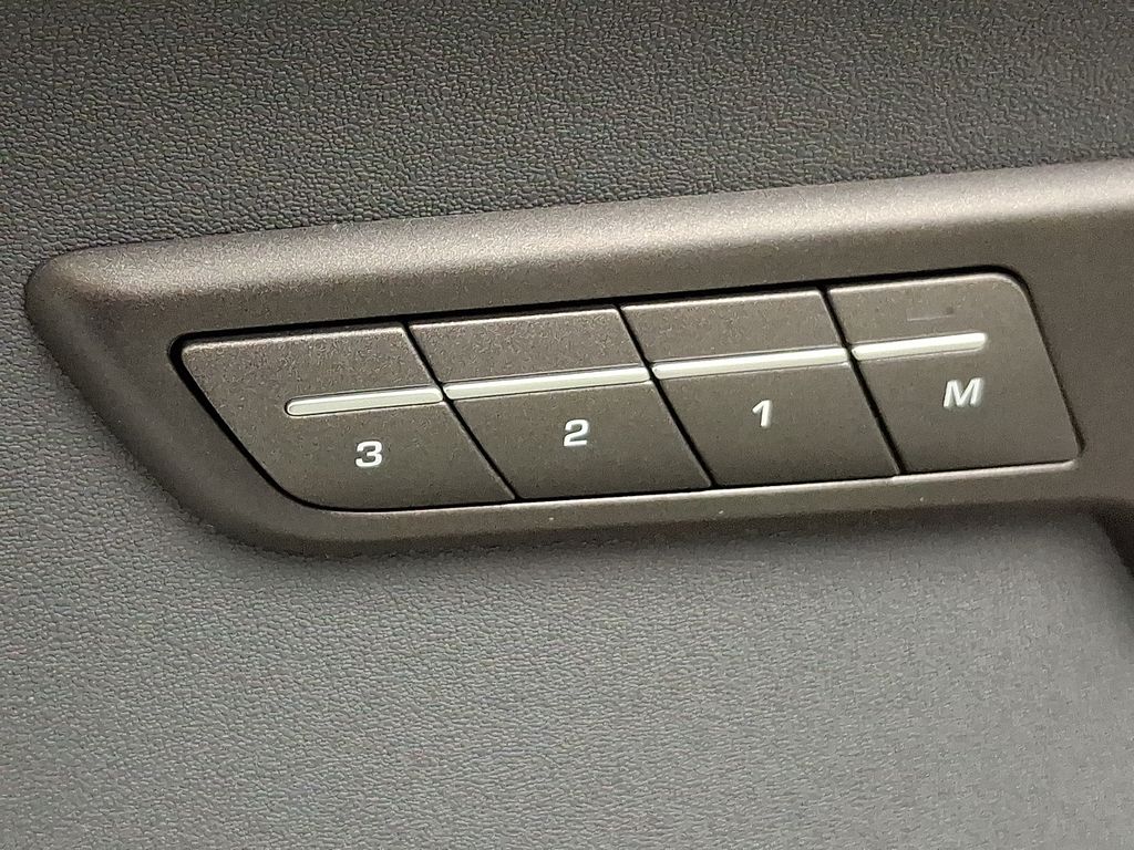 2015 Land Rover Range Rover Evoque Pure 27