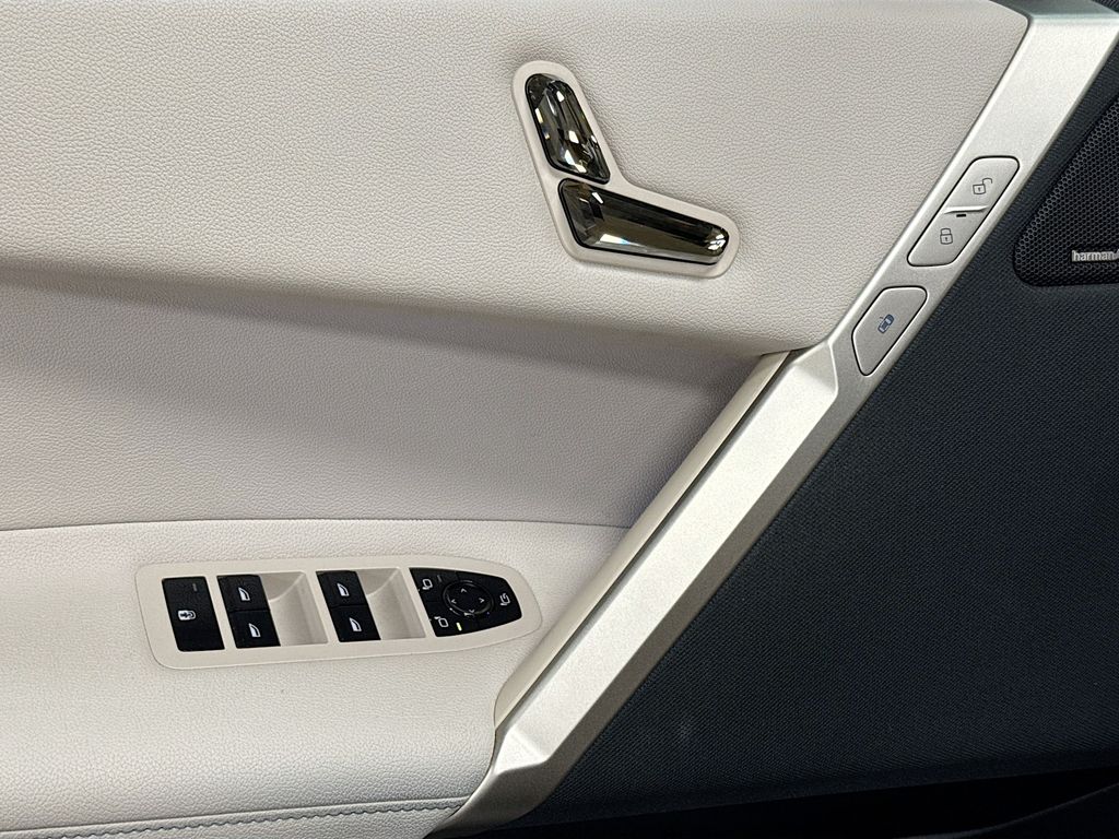 Thumbnail: 2023 BMW iX - 22