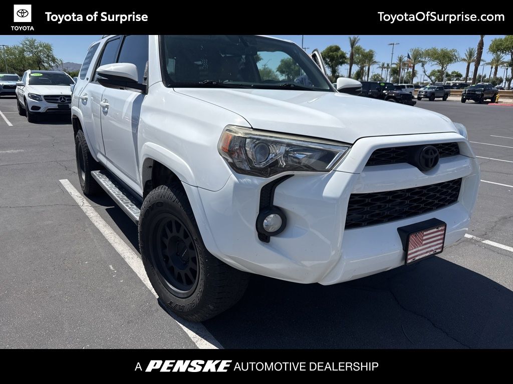 2015 Toyota 4Runner SR5 Hero Image