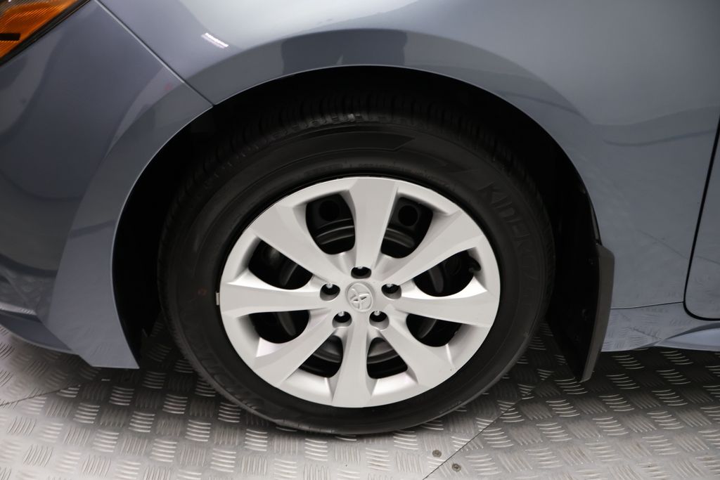 Thumbnail: 2025 Toyota Corolla - 4