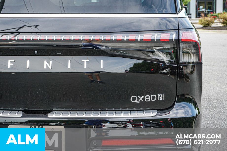 Used 2025 Black INFINITI LUXE image 13