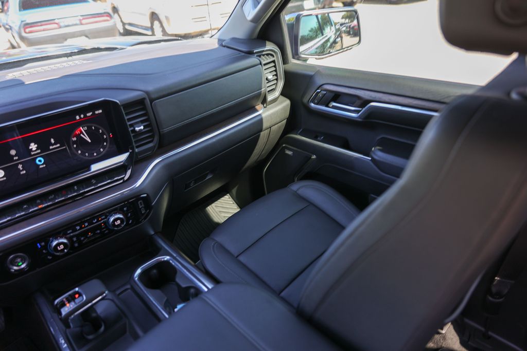 Used 2024 Black GMC SLT image 30