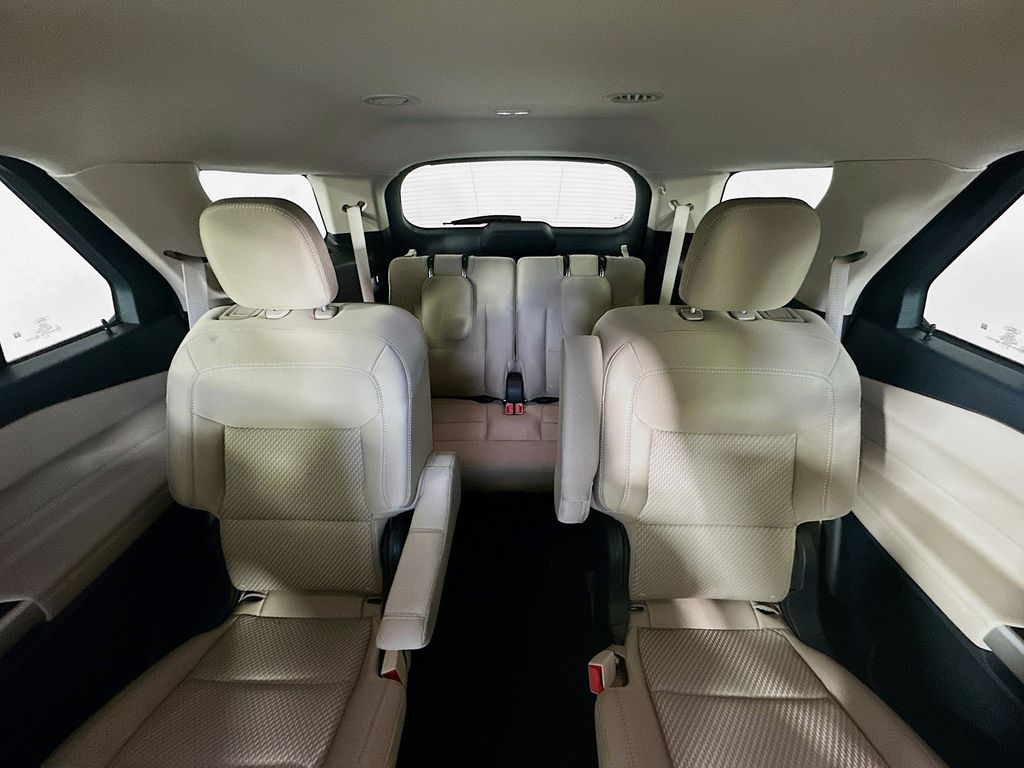 Used 2023 Gray Ford XLT image 13