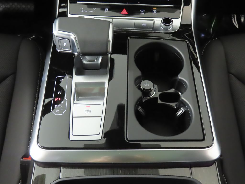 Thumbnail: 2025 Audi Q7 - 21