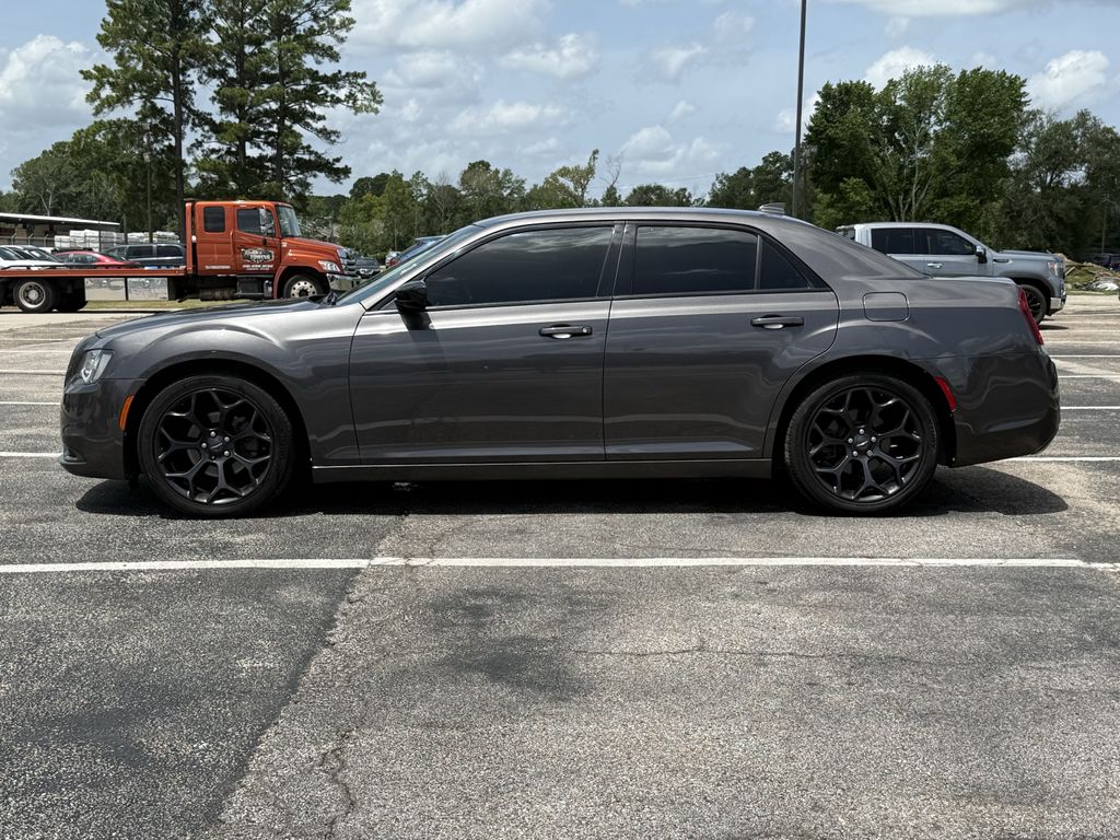 2019 Chrysler 300 Touring - 7