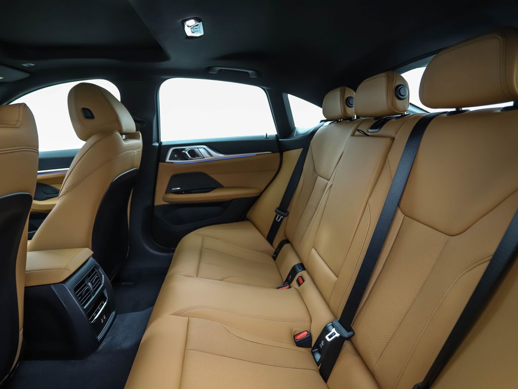 Thumbnail: 2026 BMW i4 - 22