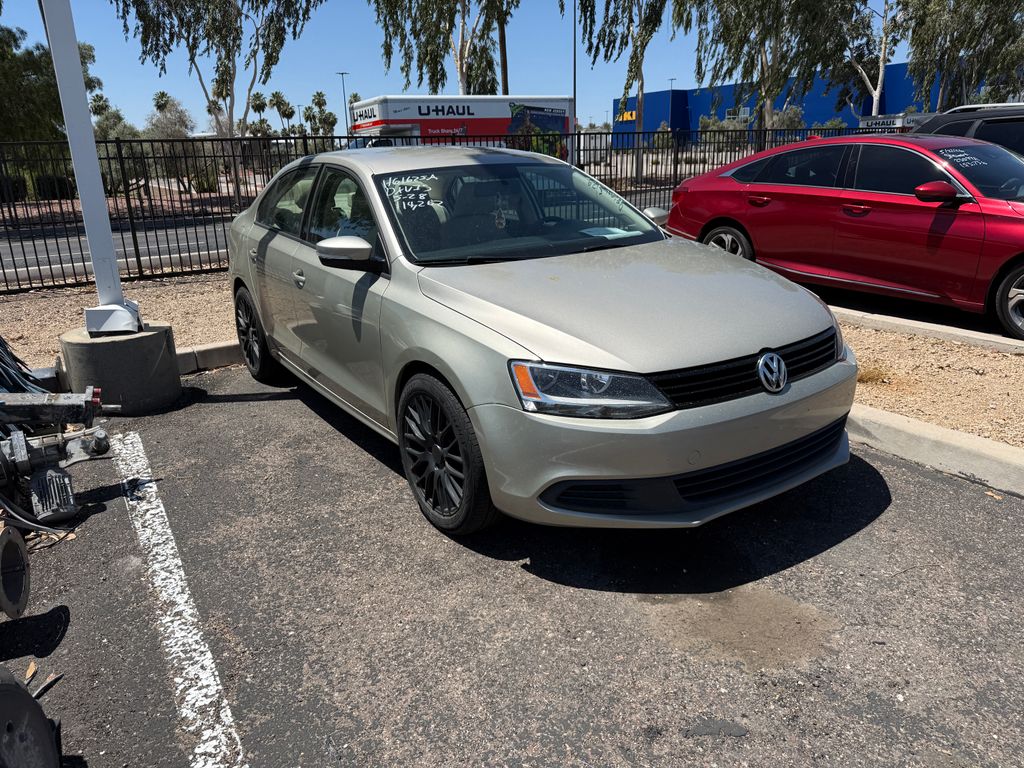 Thumbnail: 2014 Volkswagen Jetta - 3