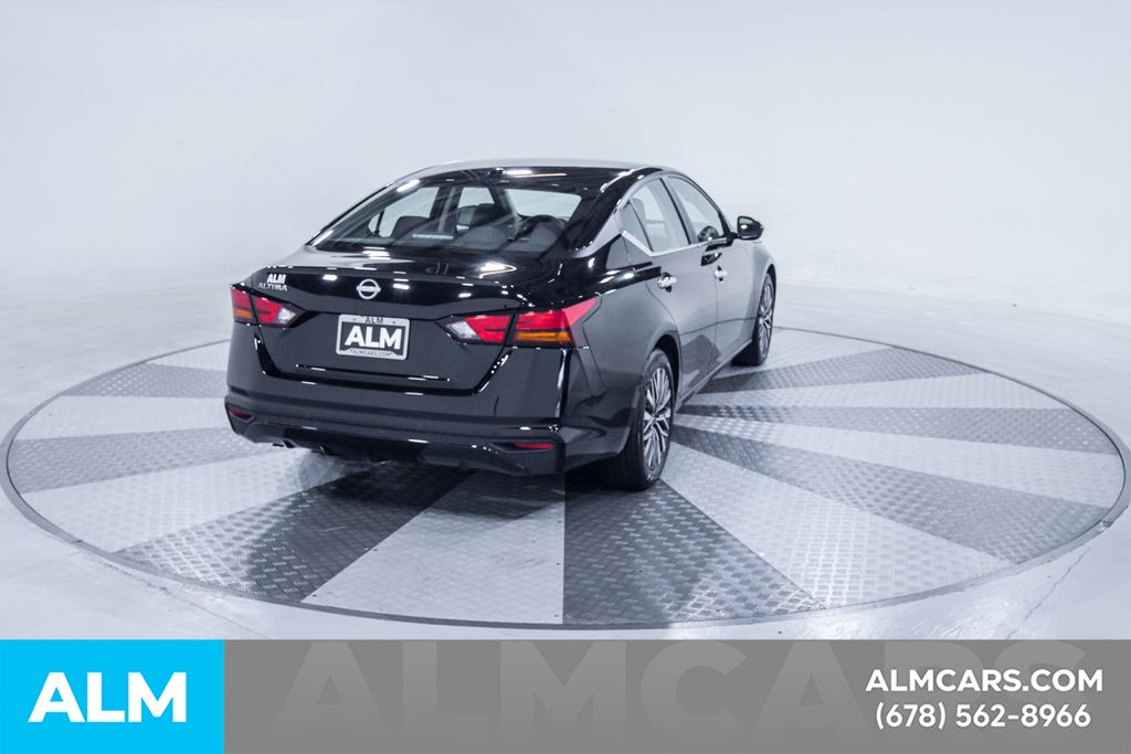 Used 2025 Black Nissan 2.5 SV image 9