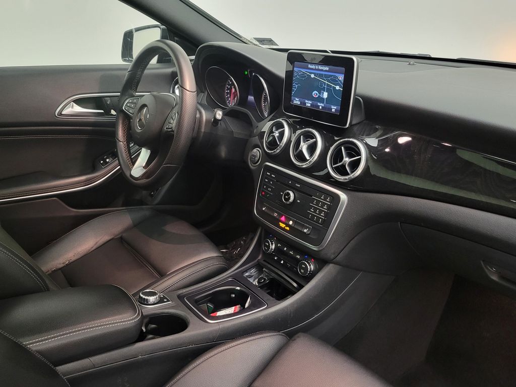 Thumbnail: 2016 Mercedes-Benz CLA - 14