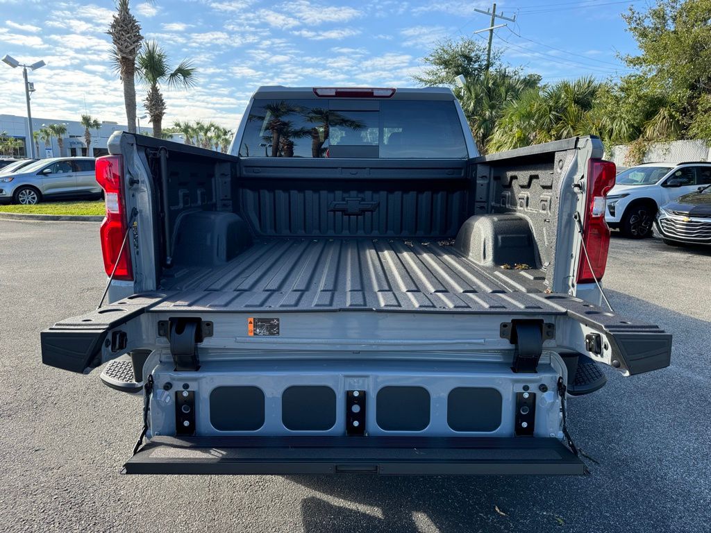 2025 Chevrolet Silverado 1500 RST 12