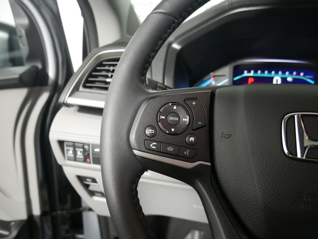 Thumbnail: 2023 Honda Odyssey - 21