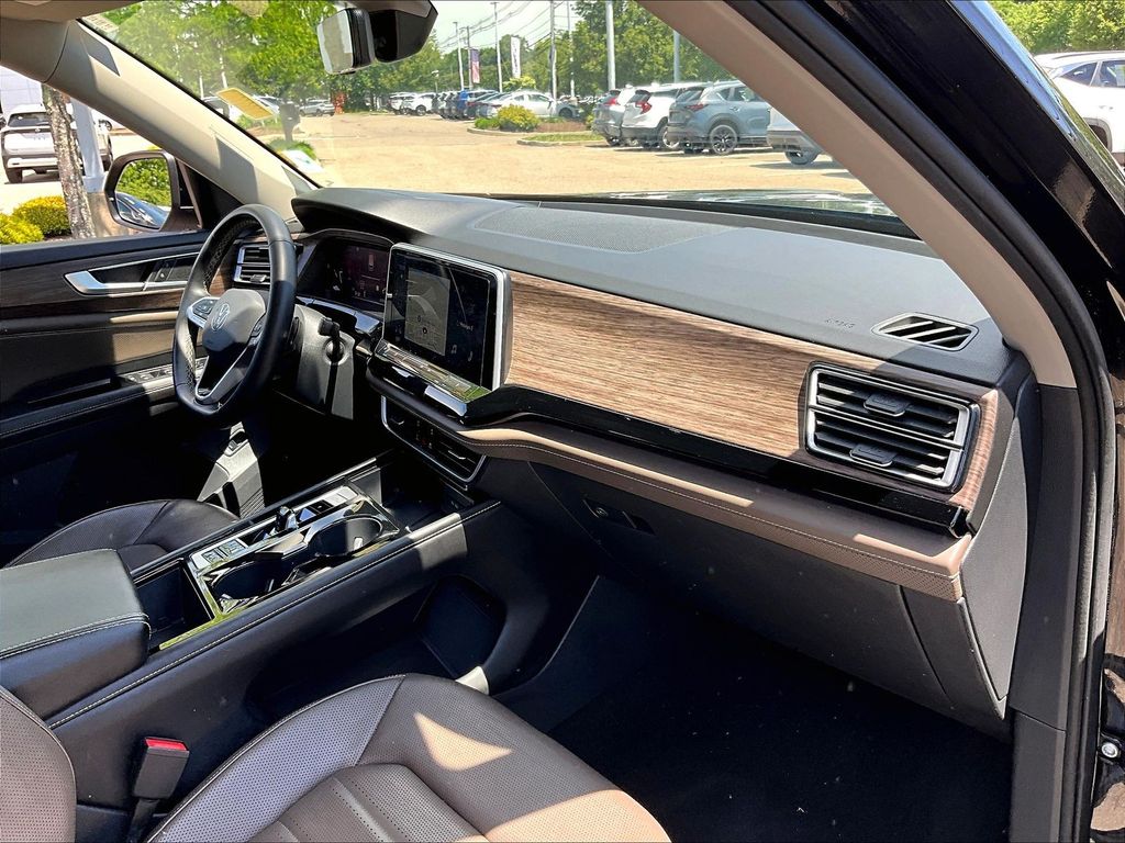 2024 Volkswagen Atlas — photo 14