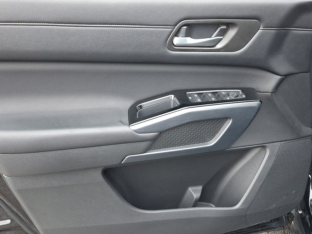 Thumbnail: 2024 Nissan Pathfinder - 13