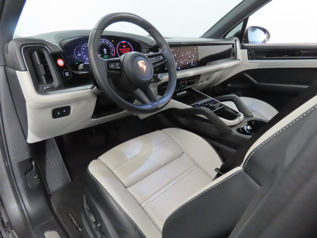 Thumbnail: 2025 Porsche Cayenne - 4