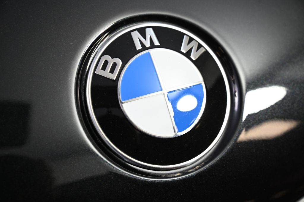 Thumbnail: 2026 BMW X5 - 13