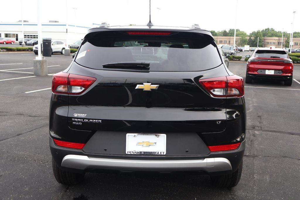 Thumbnail: 2026 Chevrolet TrailBlazer - 10
