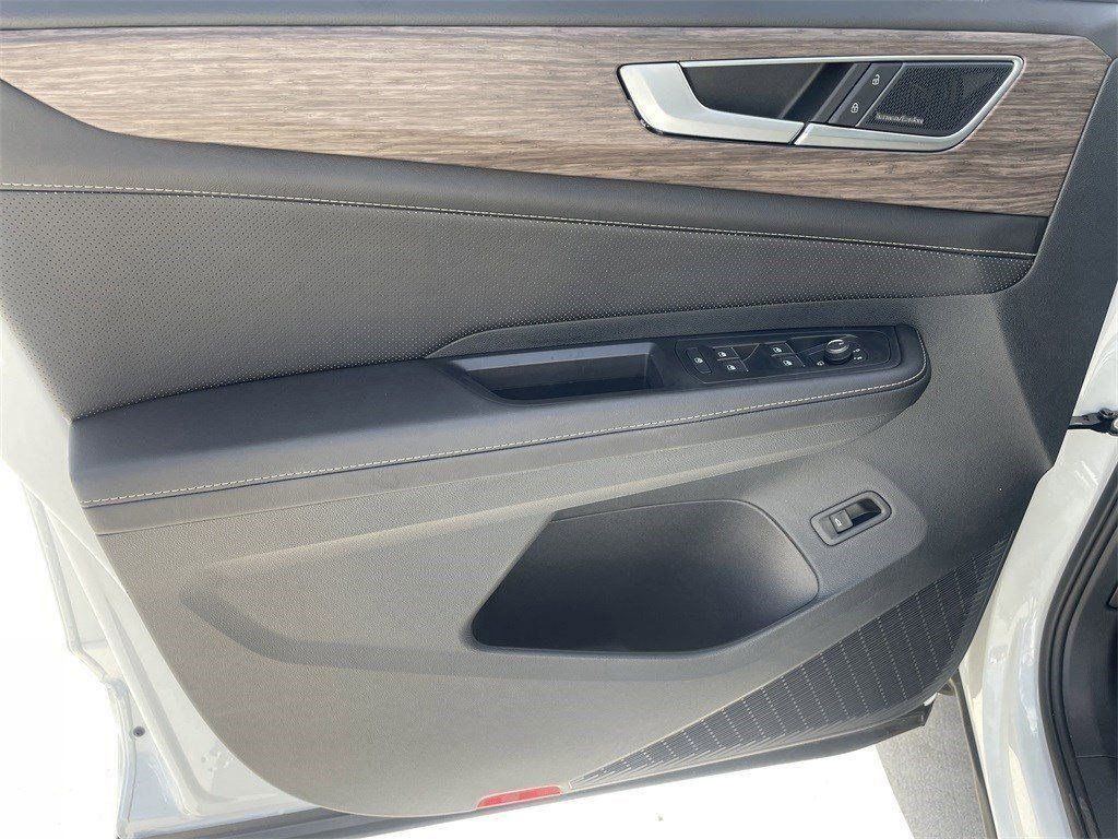 2025 Volkswagen Atlas 2.0T SEL Premium R-Line - 9