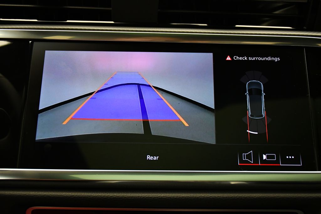 Thumbnail: 2025 Audi Q3 - 25