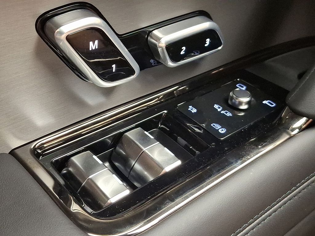 Thumbnail: 2025 Land Rover Range Rover Sport - 18