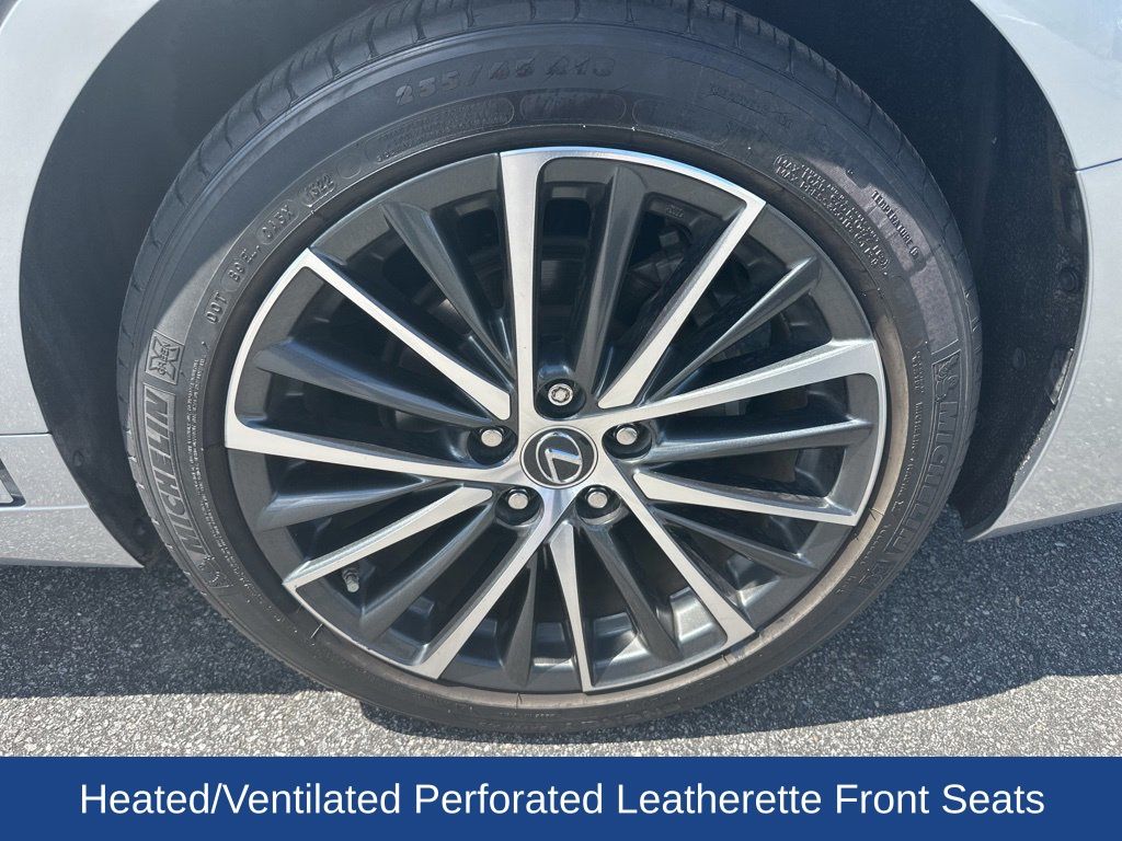 2022 Lexus ES 300h Base