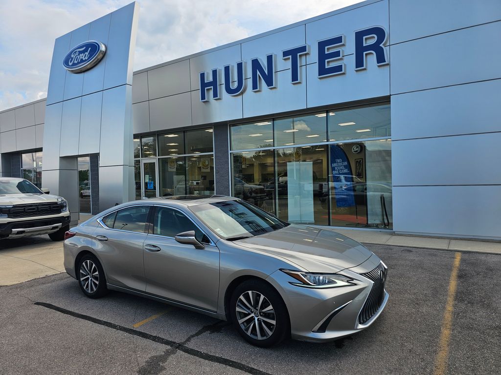 2019 Lexus ES