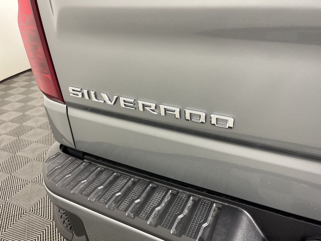 Thumbnail: 2026 Chevrolet Silverado 1500 - 18
