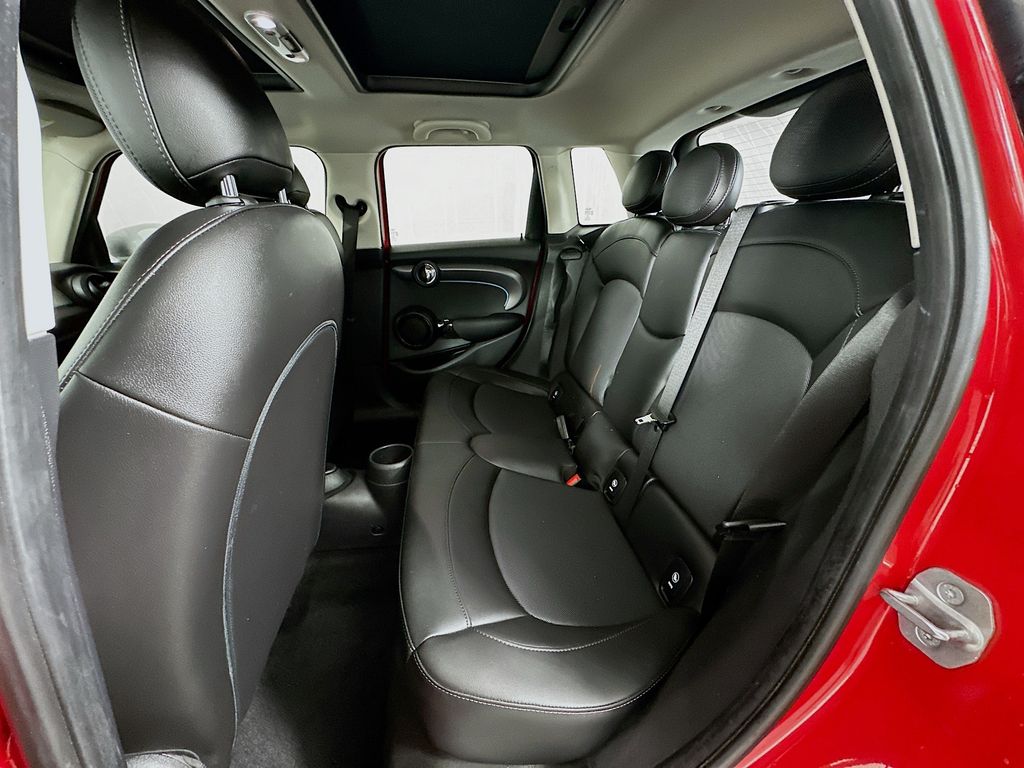 Thumbnail: 2022 MINI Cooper - 24