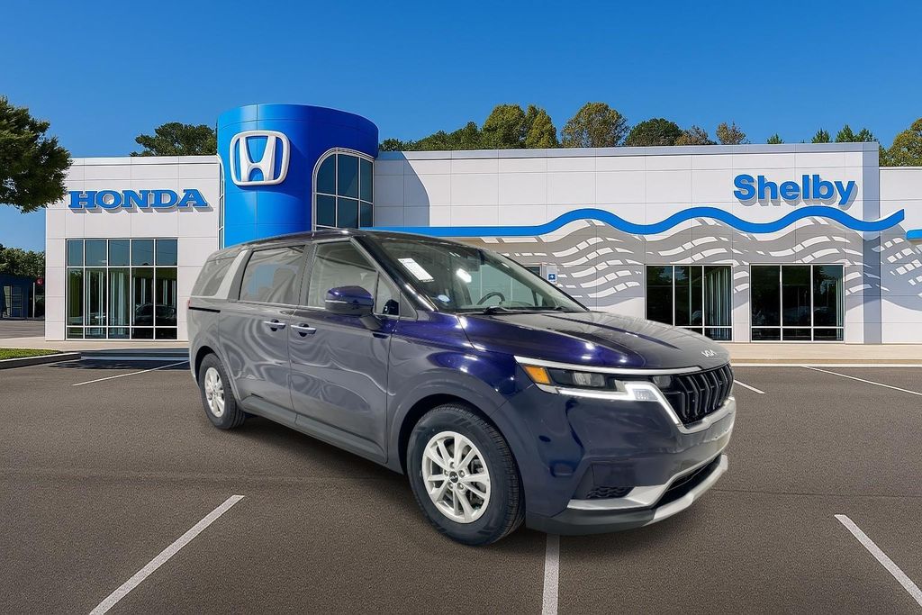 View vehicle photo 3