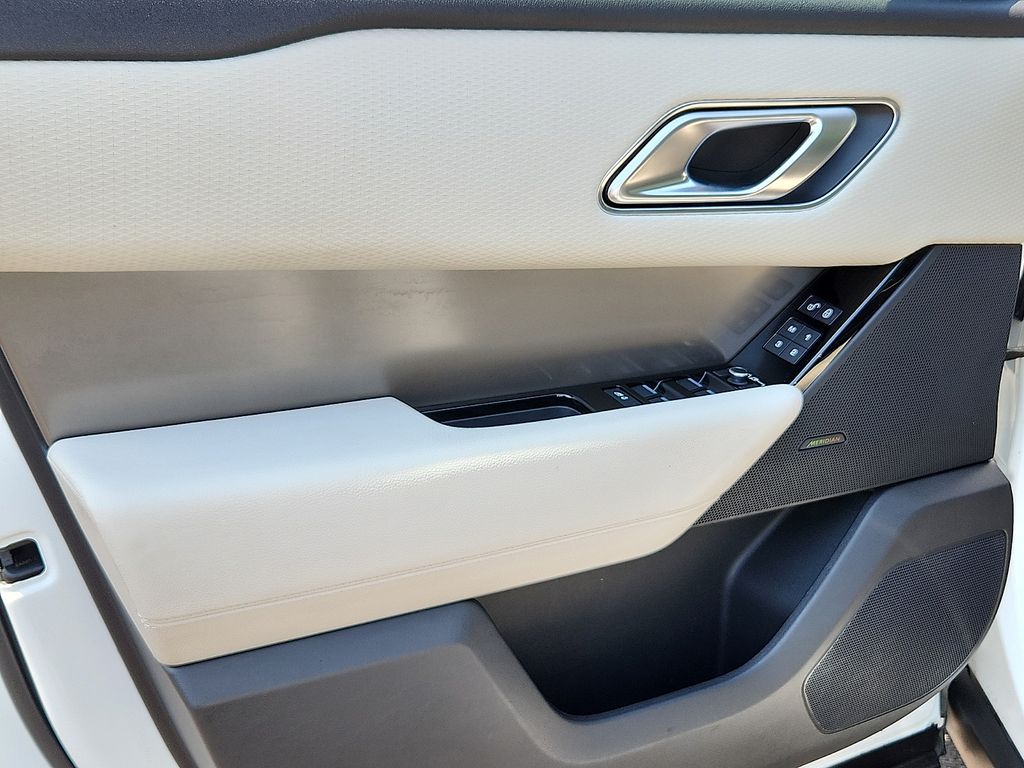 Thumbnail: 2020 Land Rover Range Rover Velar - 12
