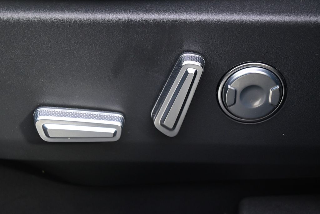 New 2026 Gray Lincoln Reserve image 14