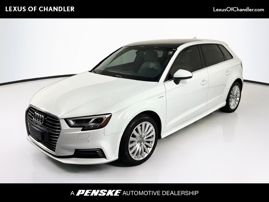Thumbnail: 2018 Audi A3 e-tron - 1