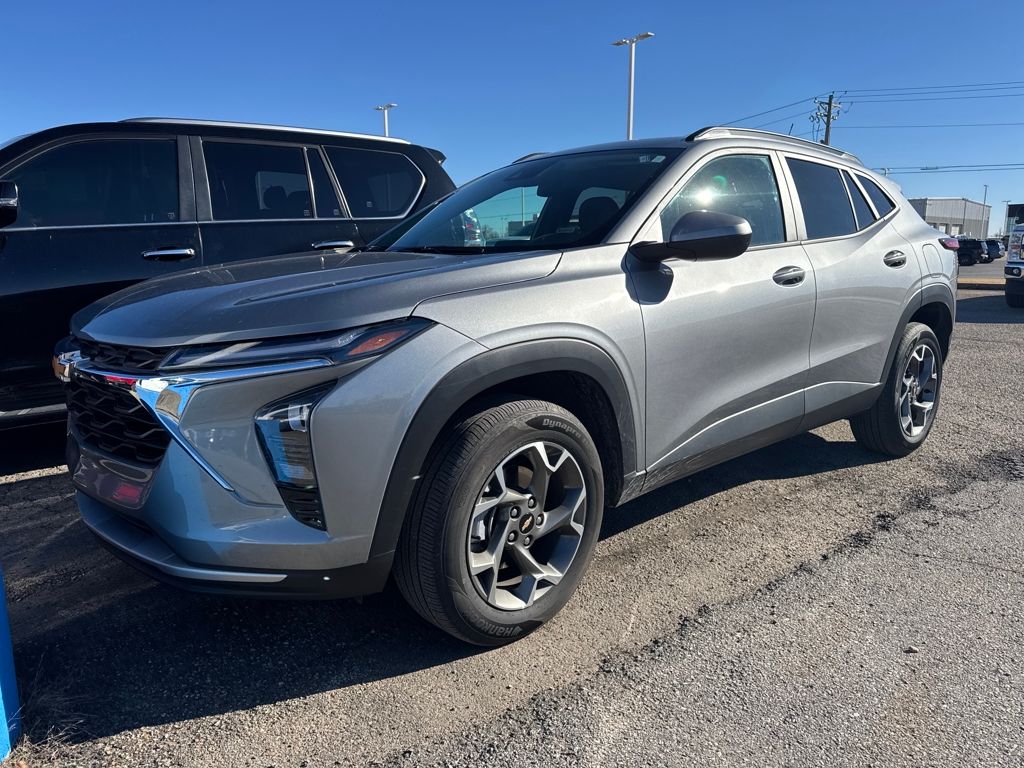 2025 Chevrolet Trax LT FWD