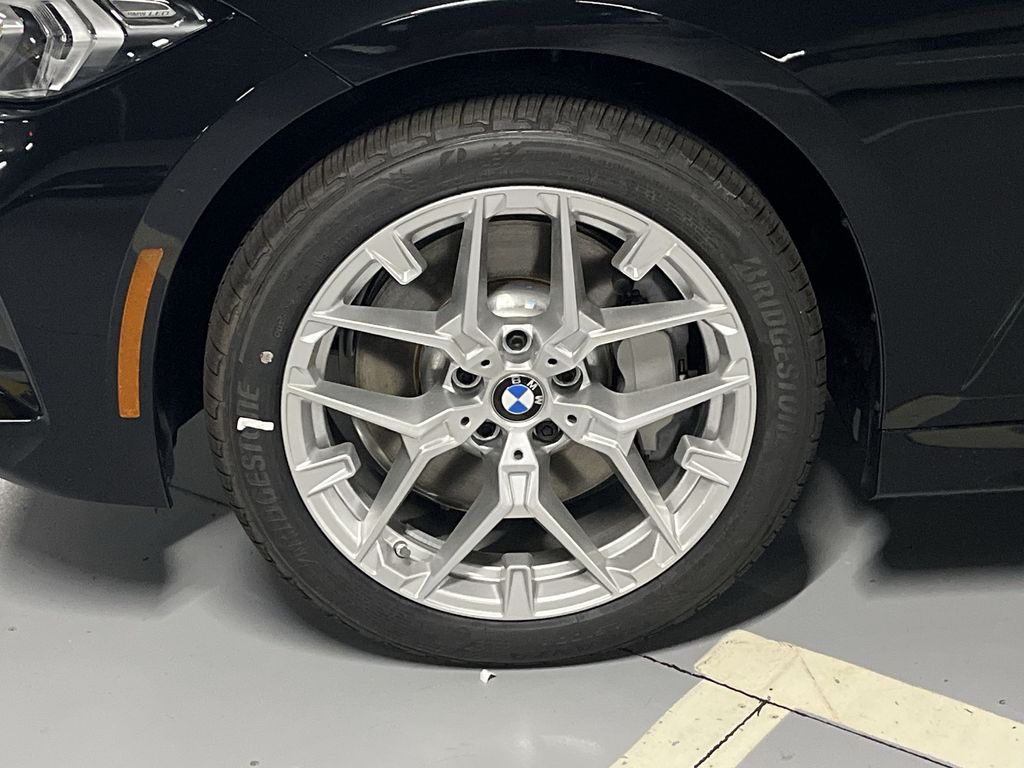 Thumbnail: 2025 BMW 3 Series - 10