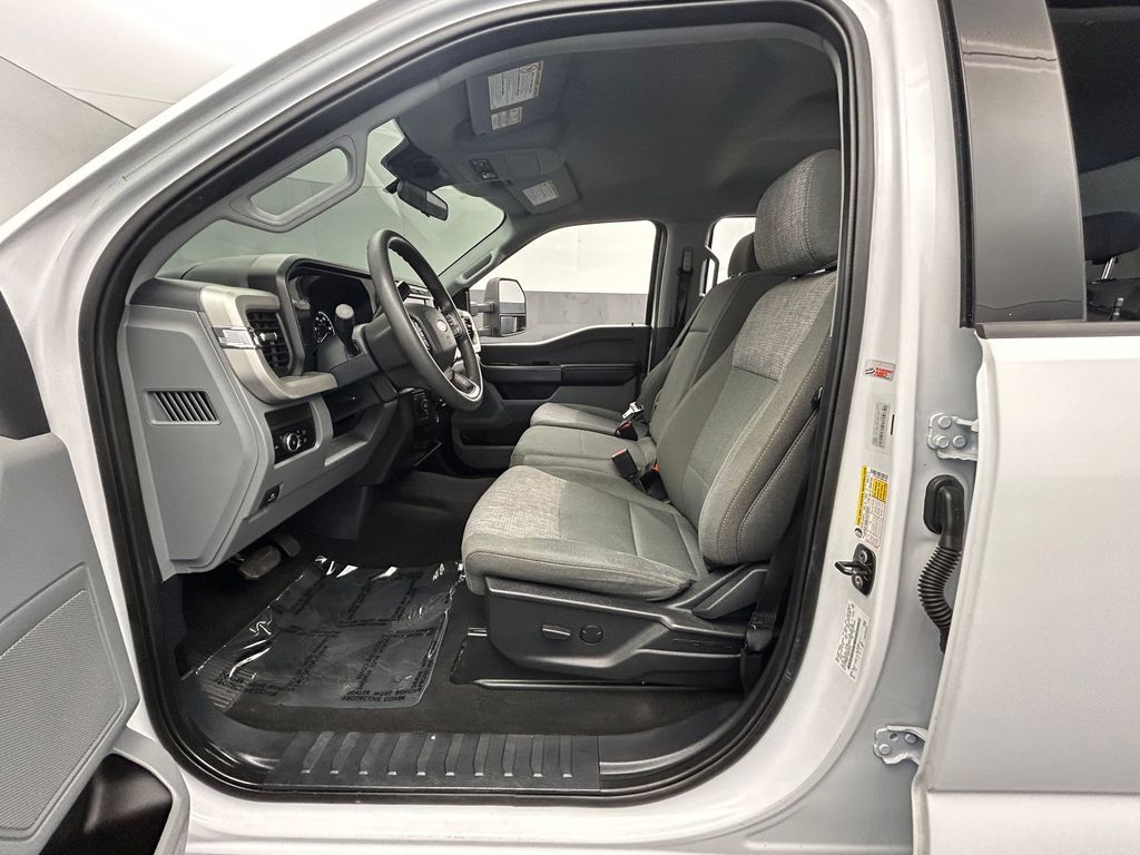 Used 2024 Oxford White Ford XLT image 45
