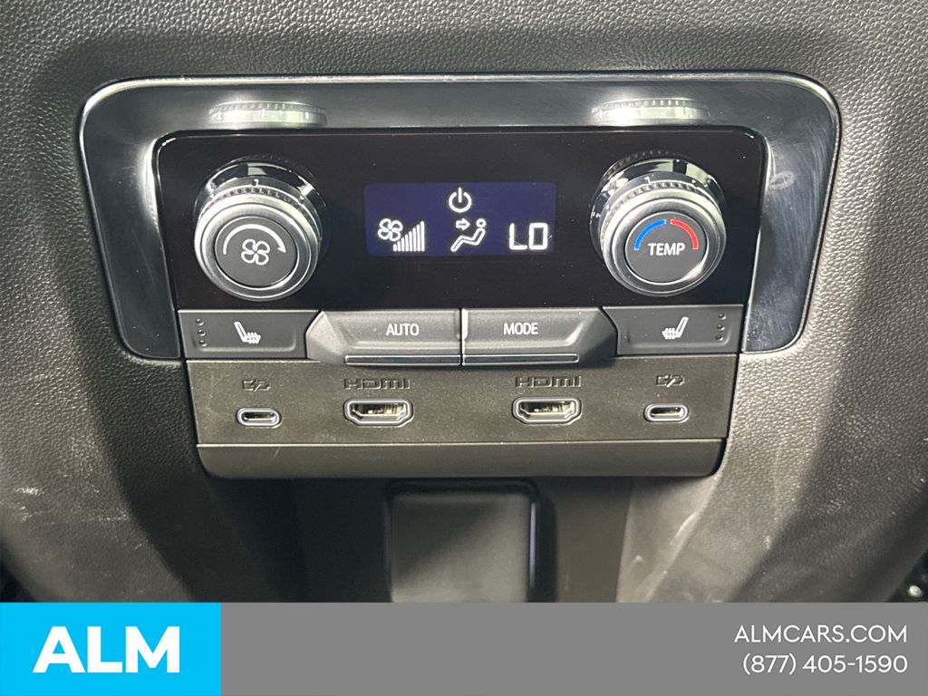Used 2025 White GMC Elevation image 25