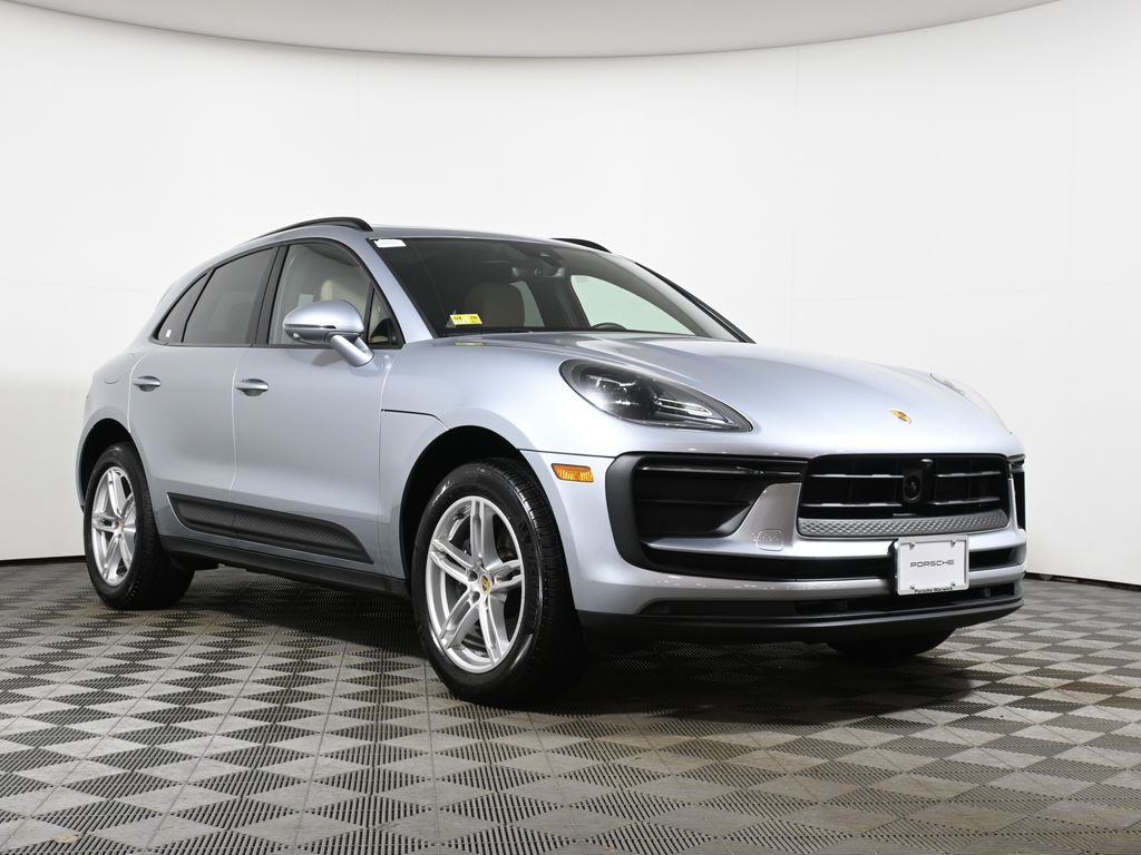 Thumbnail: 2025 Porsche Macan - 9