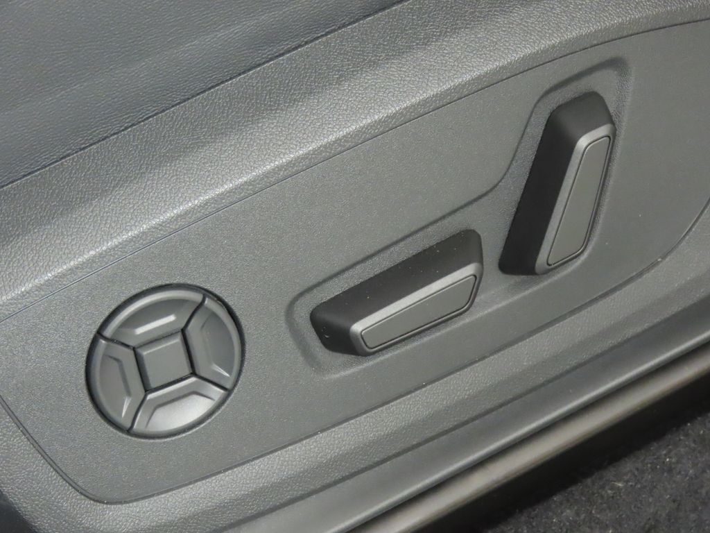 Thumbnail: 2027 Audi SQ6 e-tron - 31