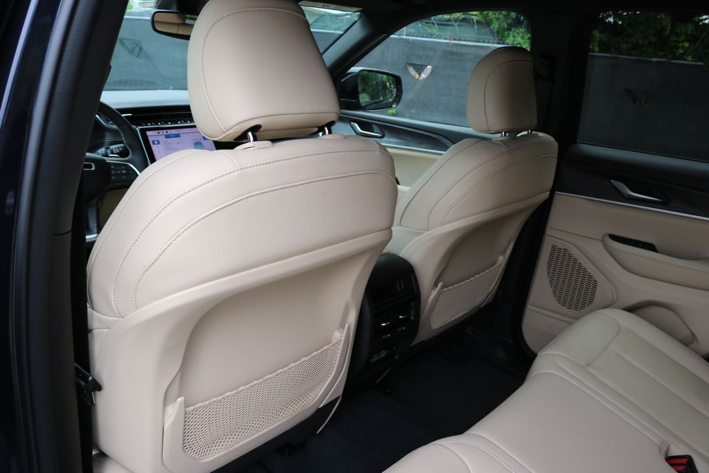 Used Car 2023 Jeep Grand Cherokee  Limited For Sale Under $35,000 In Austin, Texas