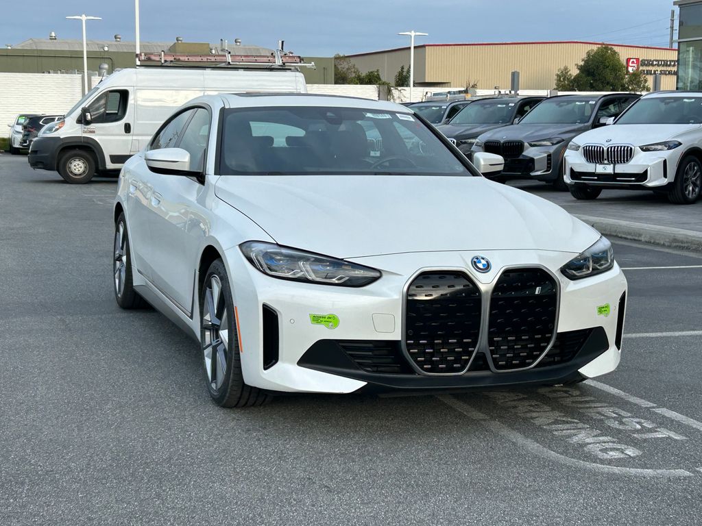 Thumbnail: 2023 BMW i4 - 7