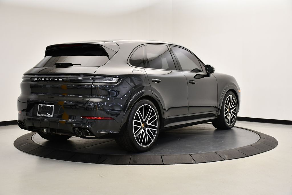 2024 Porsche Cayenne Turbo E-Hybrid 7