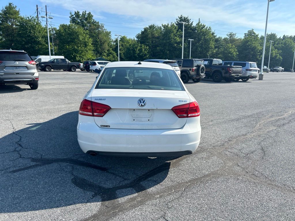 2013 Volkswagen Passat — photo 6