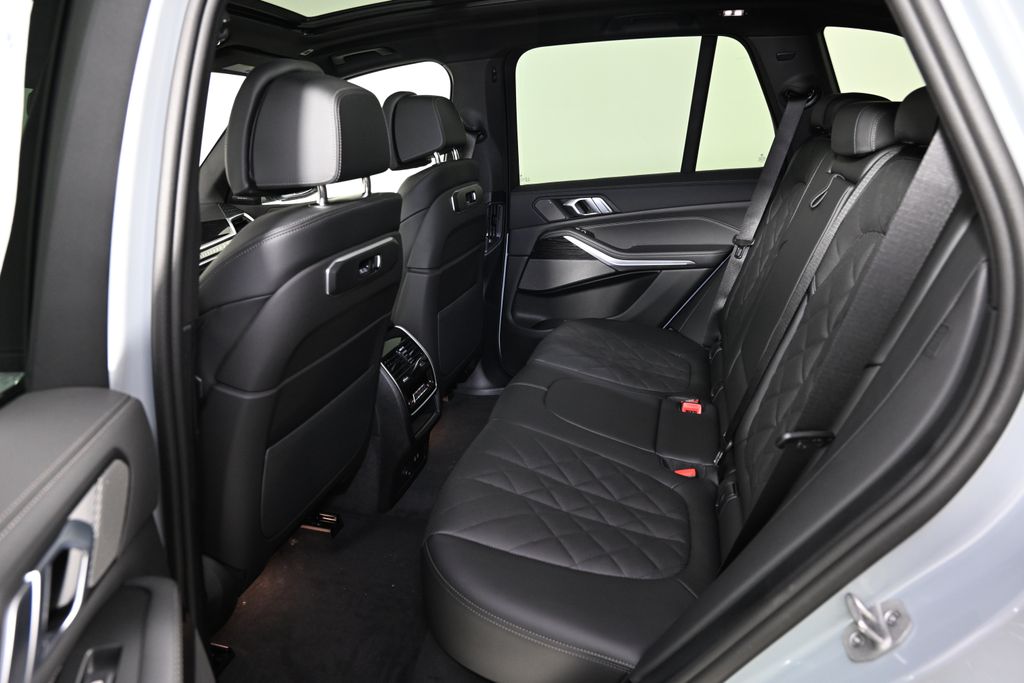 Thumbnail: 2026 BMW X5 - 25