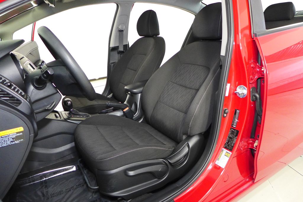 Thumbnail: 2016 Kia Forte - 21