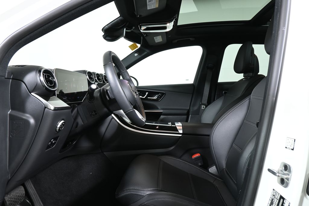 Thumbnail: 2025 Mercedes-Benz GLC - 3